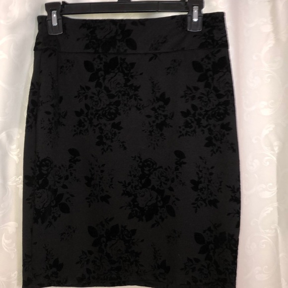 Joe Benbasset Dresses & Skirts - Flower patterned pencil skirt Joe Benbasset Dresses & Skirts - Flower patterned pencil skirt